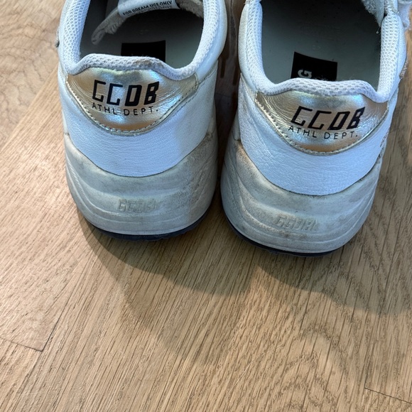 Golden Goose White and Gold Star Sneakers - Picture 4 of 4